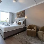 Cozy Budget W Shared Facilities Near Ferienhaus *