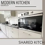 Cozy Budget W Shared Facilities Near Ferienhaus *