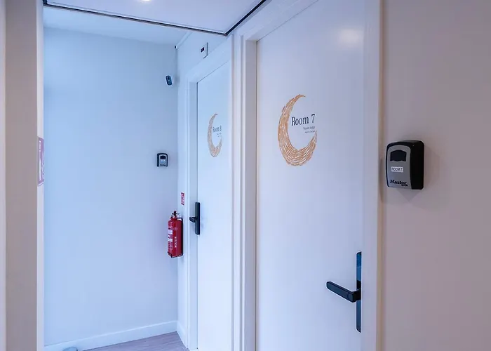 Cozy Budget W Shared Facilities Near *