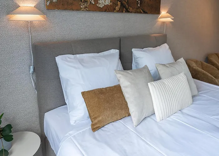 Cozy Budget W Shared Facilities Near