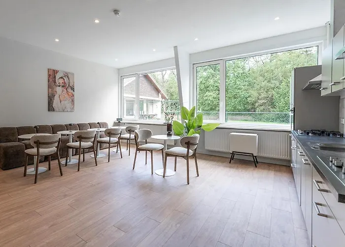 Casa vacanze Cozy Budget W Shared Facilities Near *